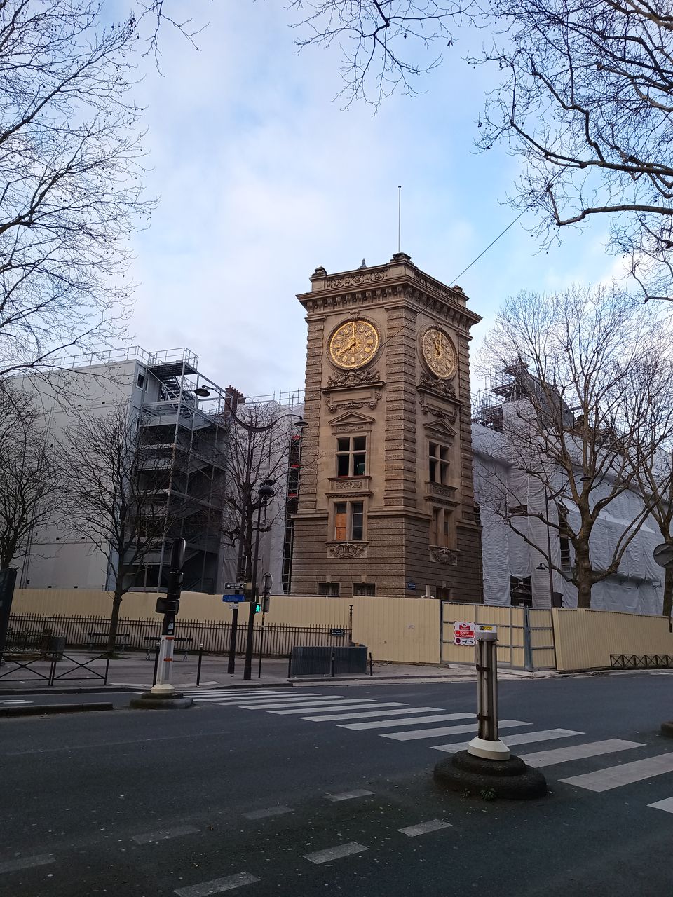 Bâtiment vers Solférino / Bd Saint-Germain