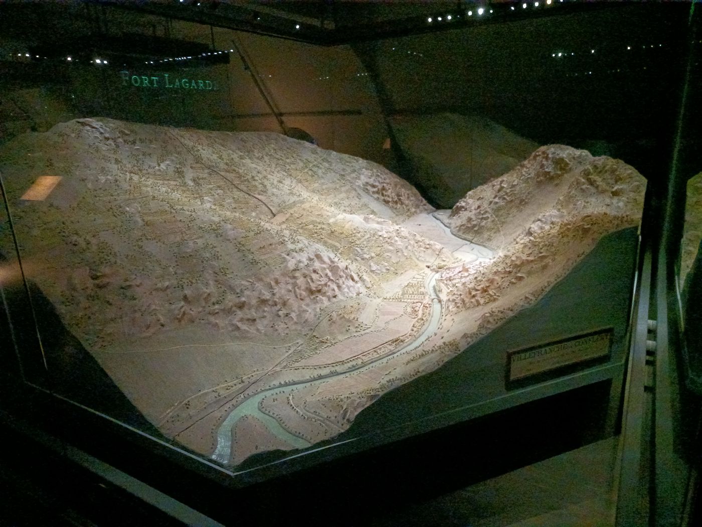 Un bas relief avec du relief !