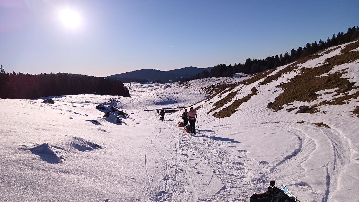 On a déjà bien monté, il y a plus de neige.
