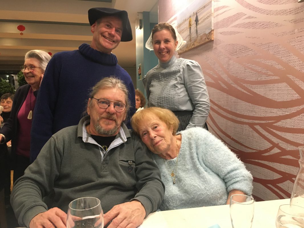 Bertrand et Claire avec 2 résidents