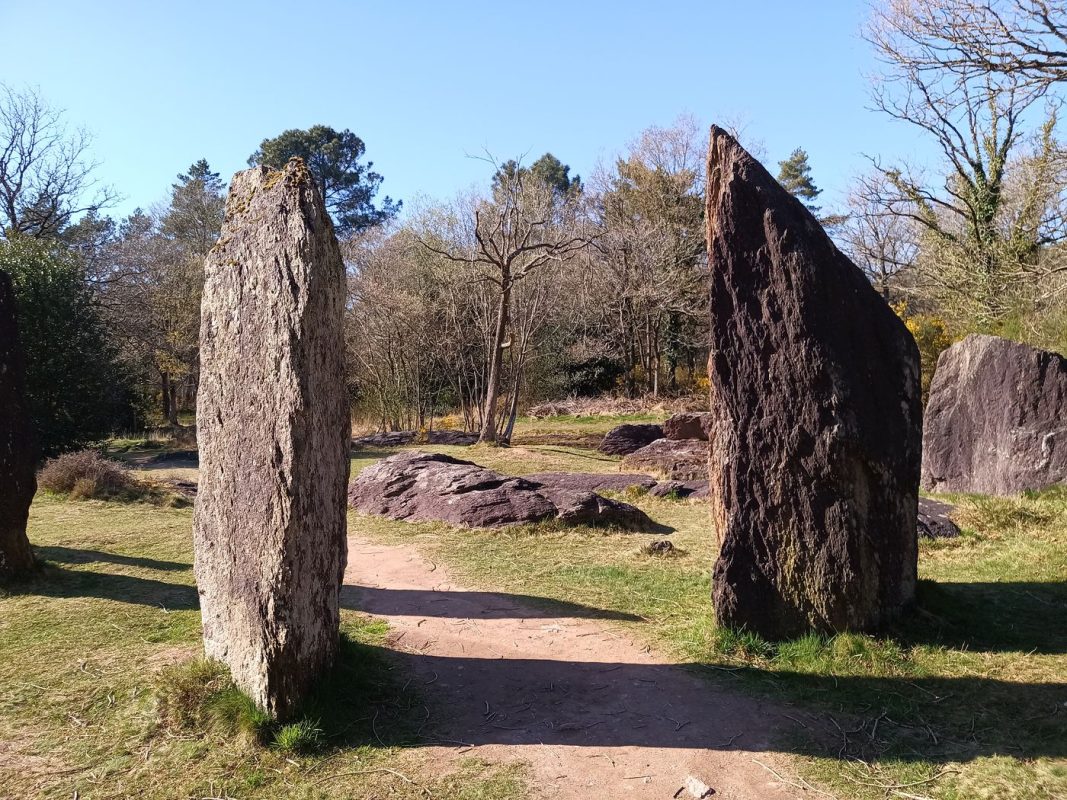 Le sentier entre les Menhirs