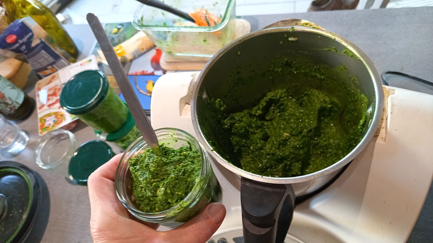 Préparation du pesto