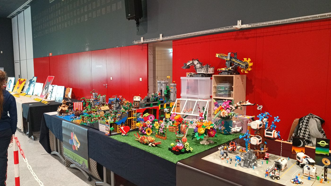 Mon stand avec le Technic derrière