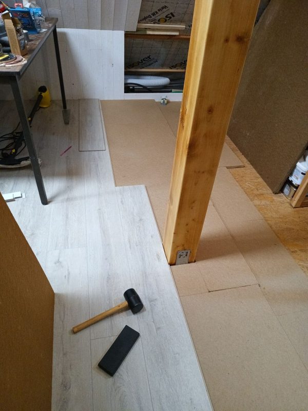 Le parquet avance