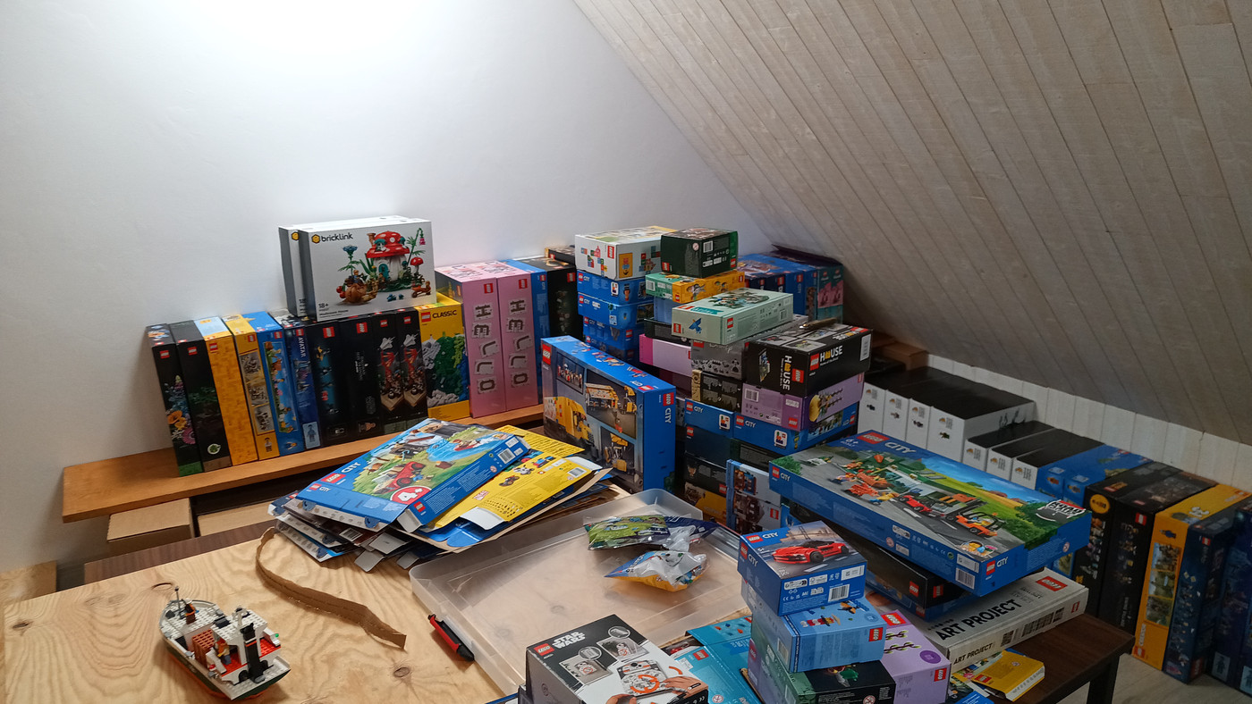 Les réserves de boites Lego