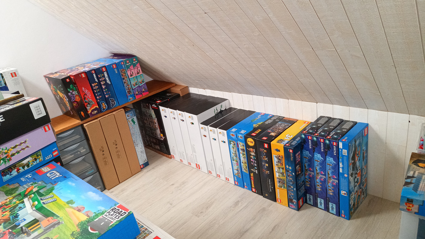 Les réserves de boites Lego