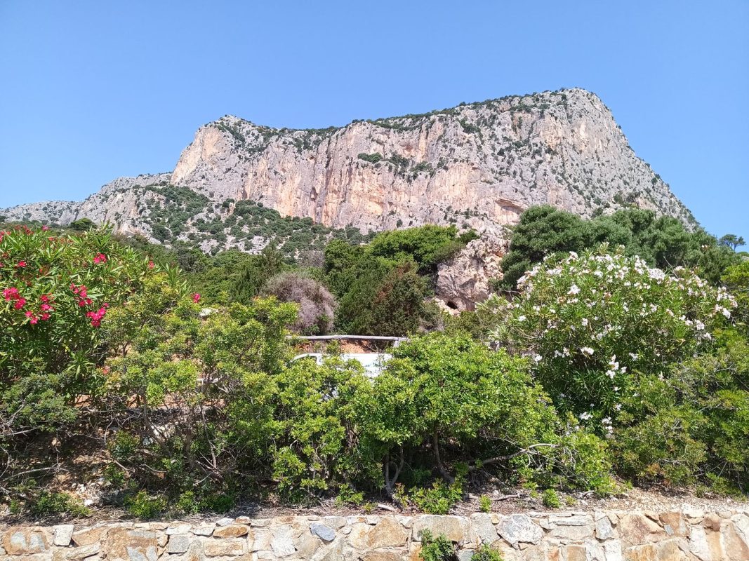 Impressionnante cette falaise dernière