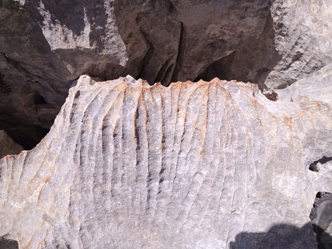 Incroyable ces roches, abrasive en plus