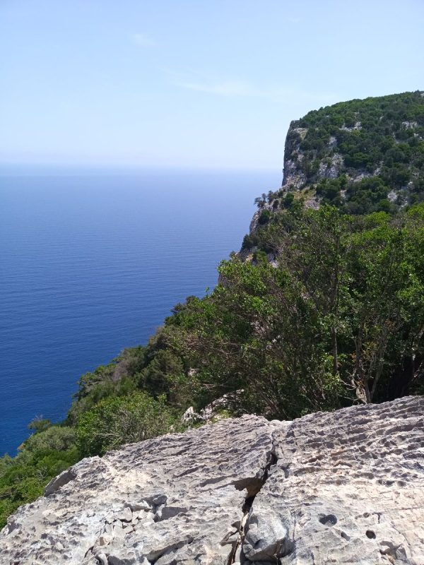 On ne vas pas rester trop près du bord