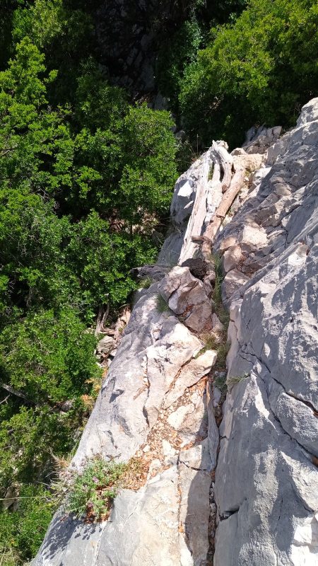Des marques du sentier, peu visible
