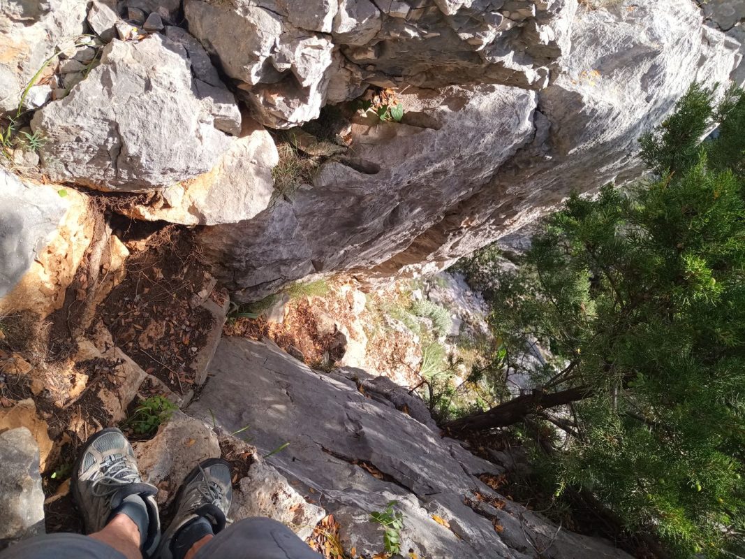 Demi-tour. La monté était rude, mais c'est une impasse