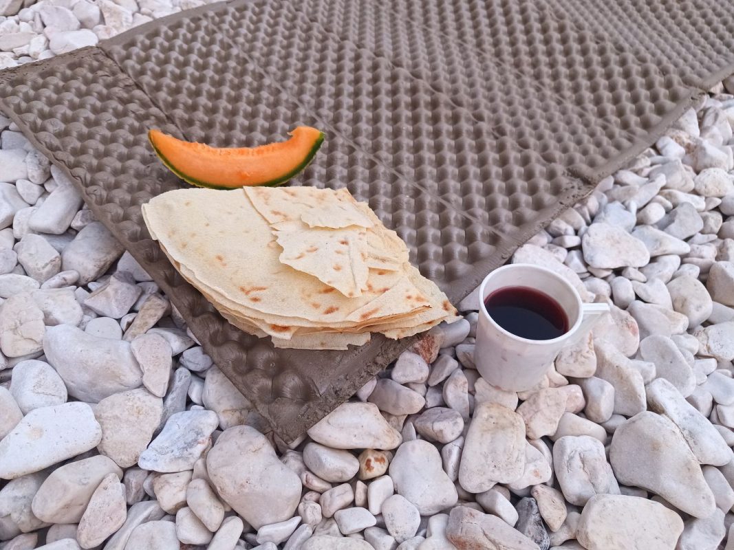 Ils m'ont donnée du pain, du vin et du melon