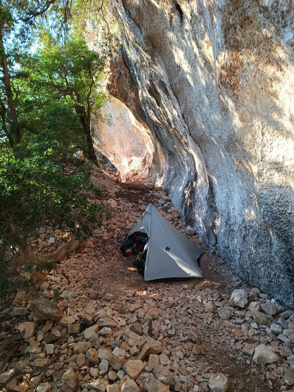 Mon campement au petit matin, sur le sentier !