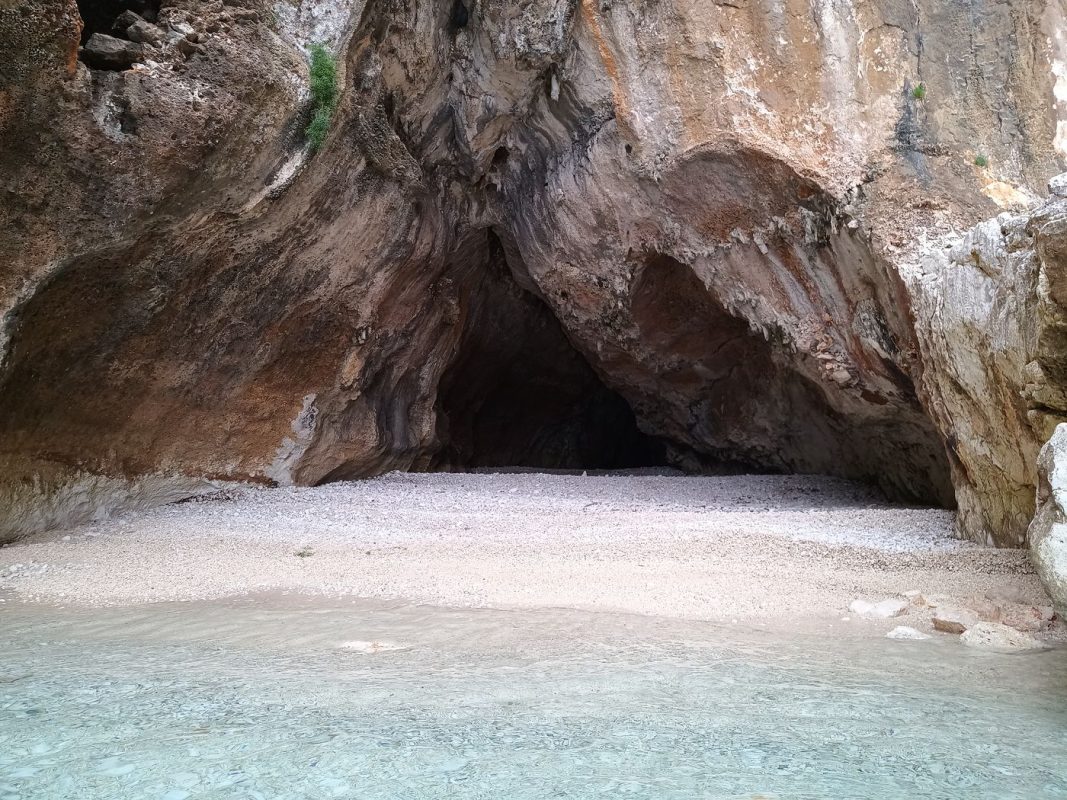 pour rejoindre cette grotte (encore !)