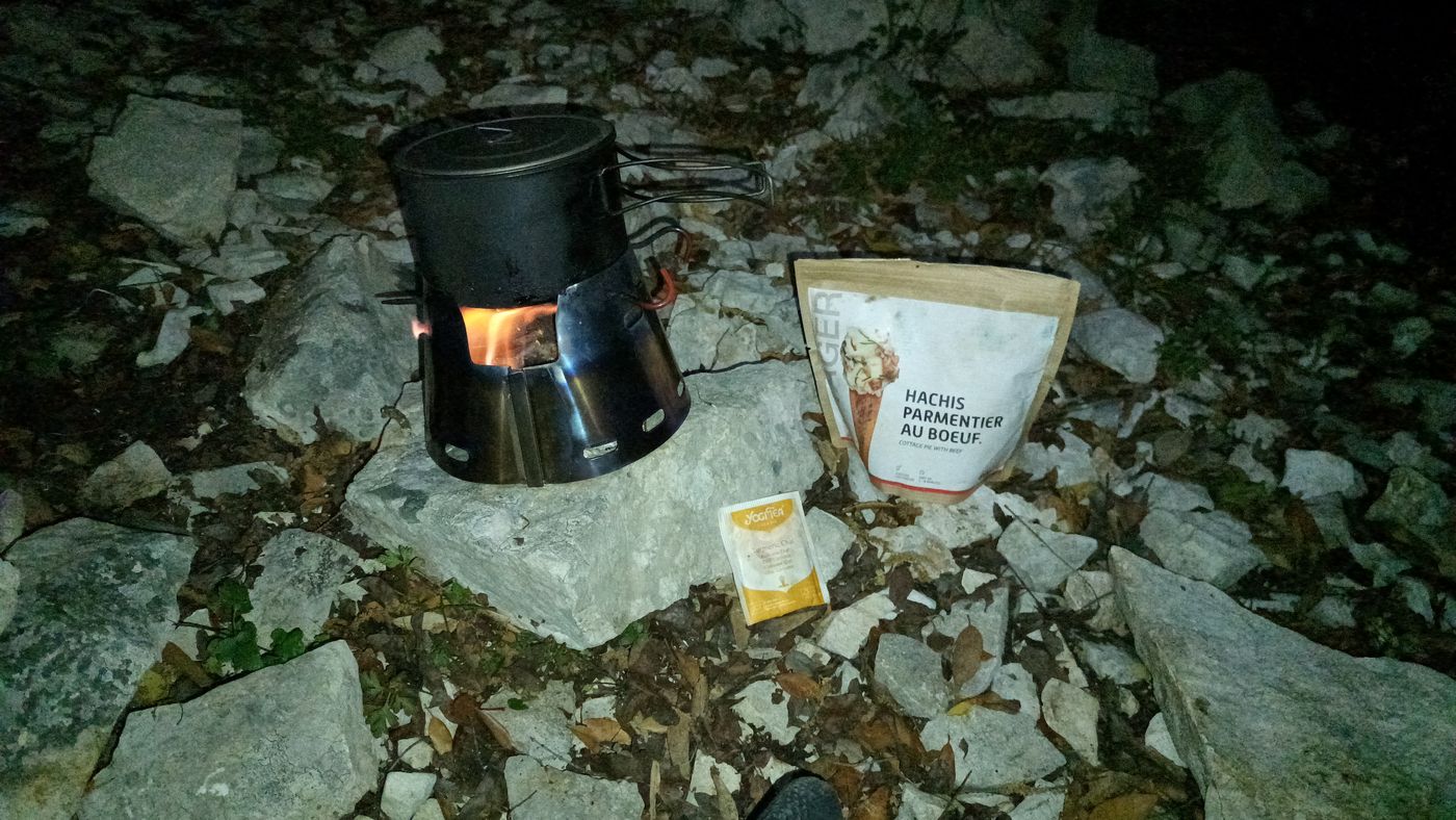 Cuisine à la frontale