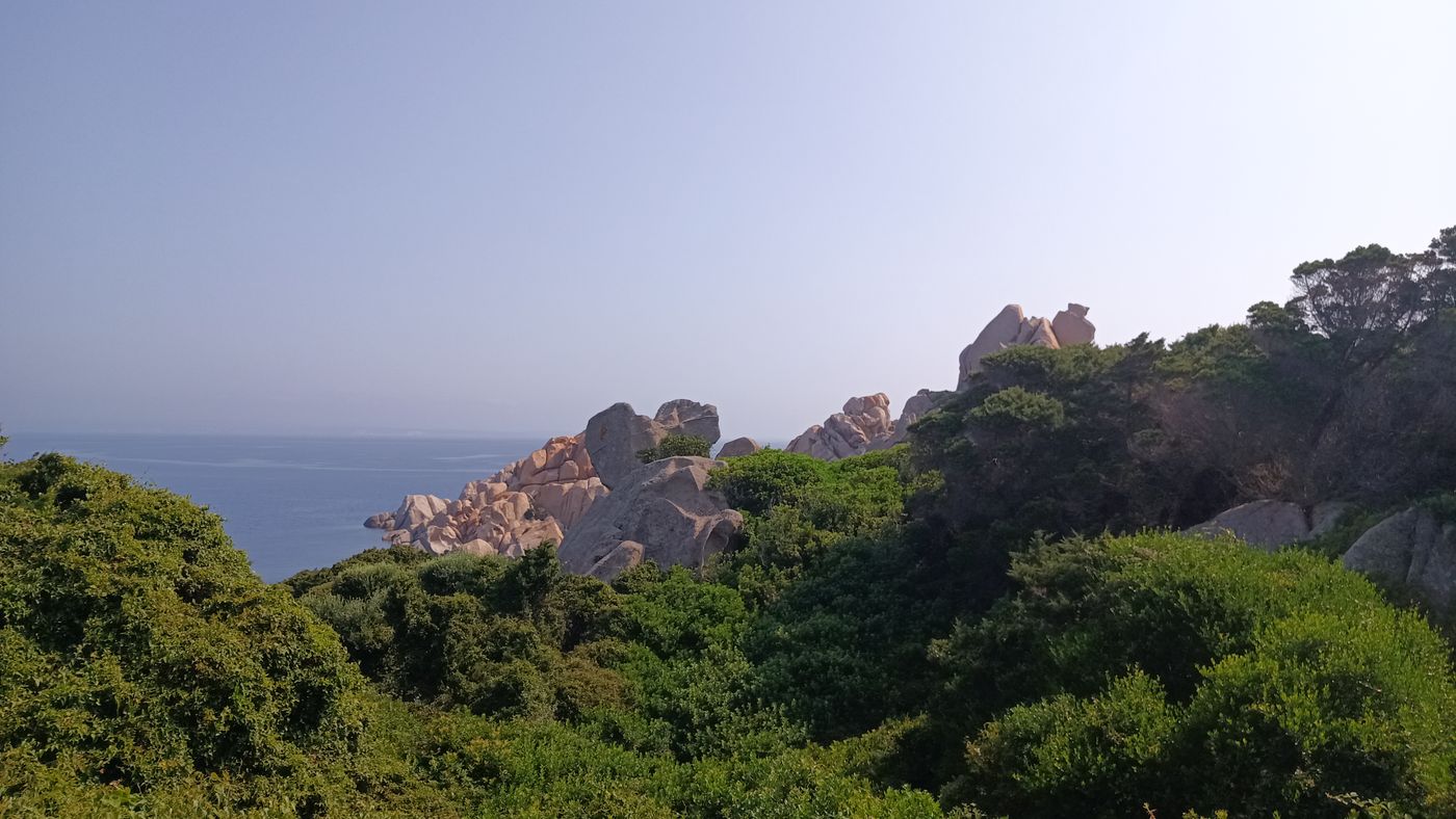 Après le village, la côte