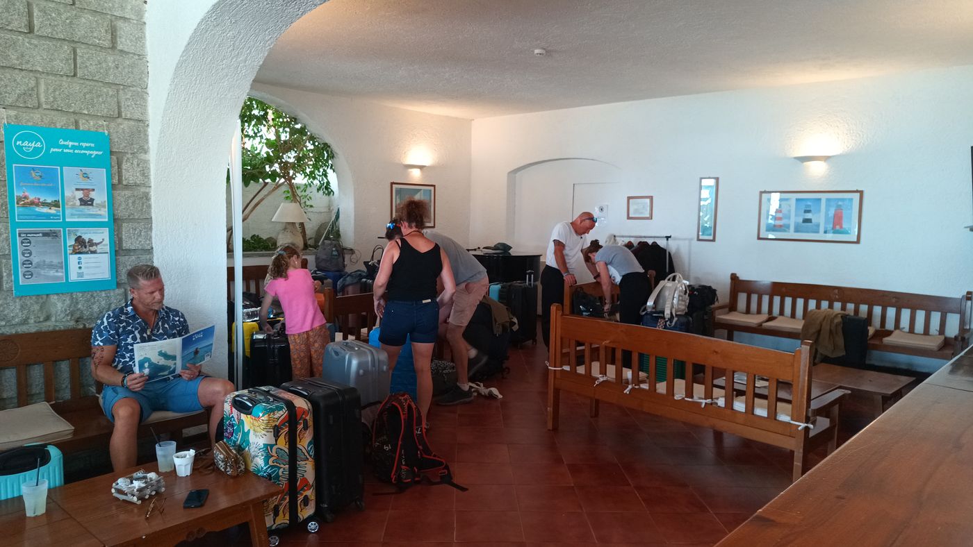C'est le départ, on ferme les valises