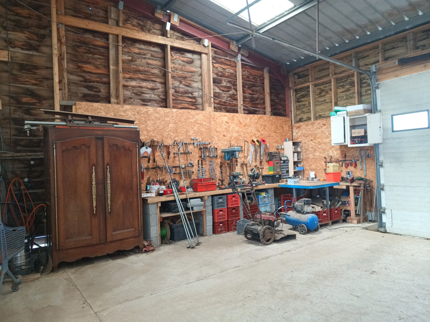 L'atelier, comme partout où il y a du bricolage à faire.