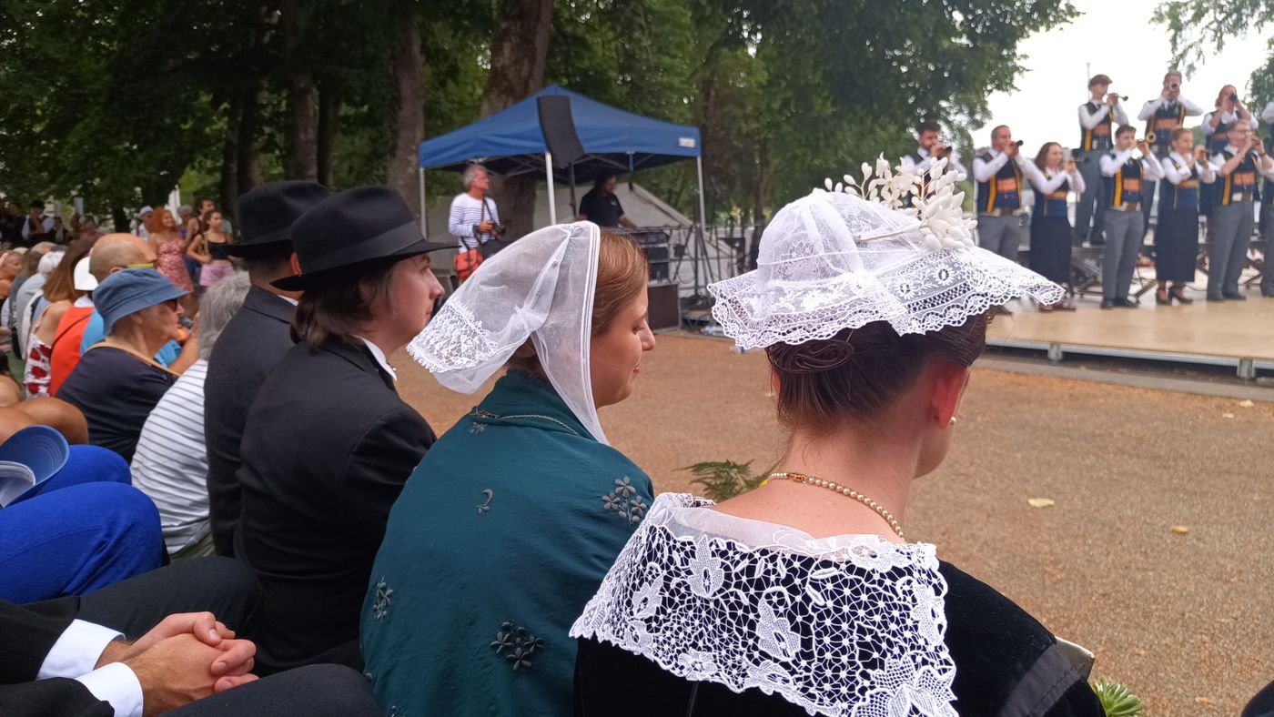 Coiffes des reines prétendantes 