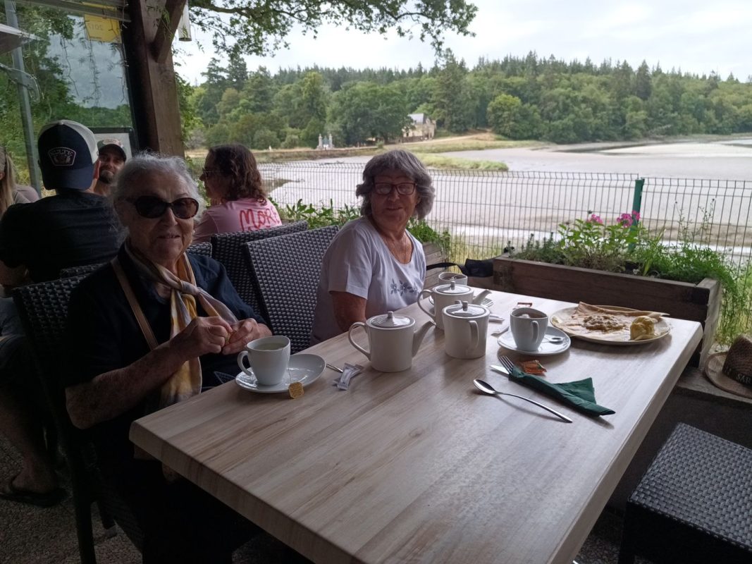 à la crêperie de l'Abbaye Saint Maurice