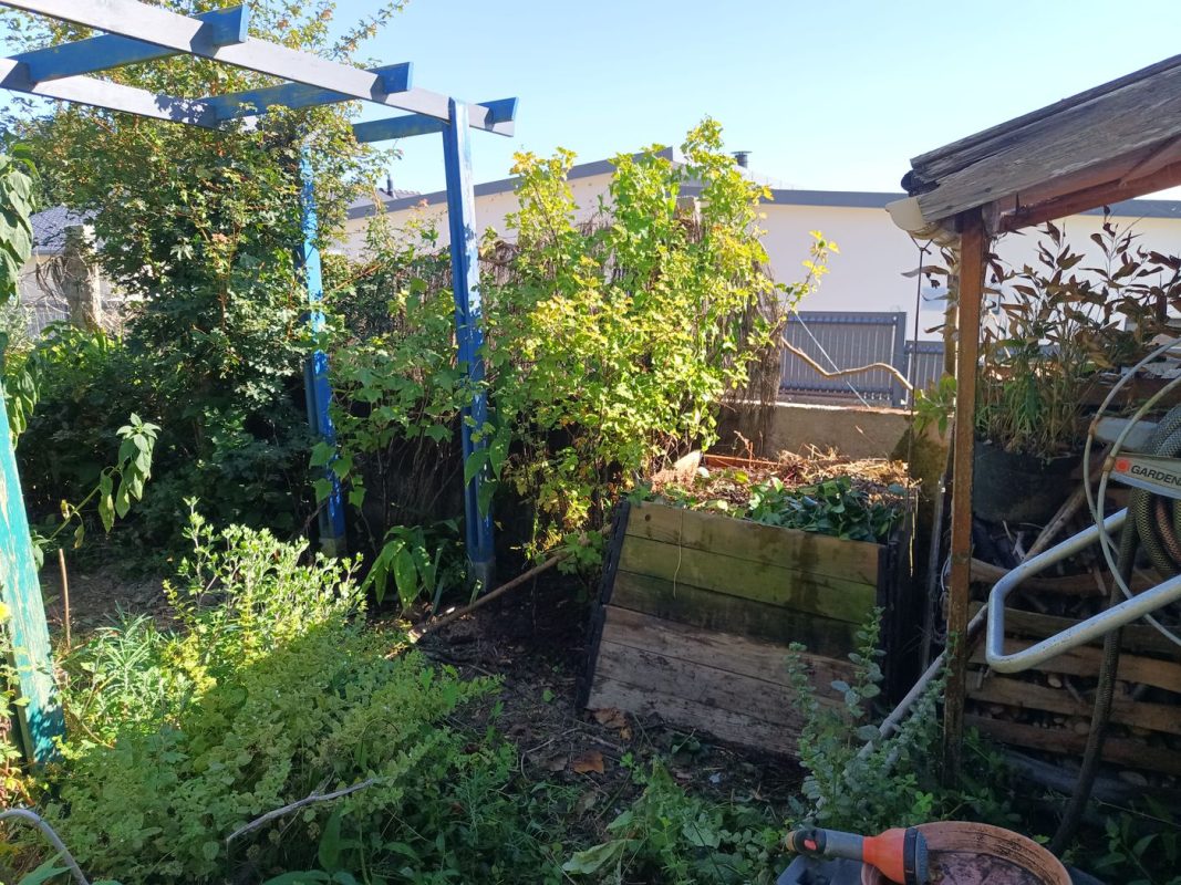 Déplacement du composteur sur le fond du jardin