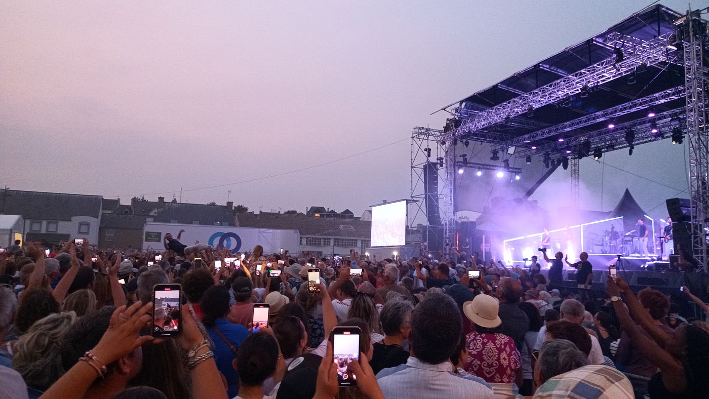 Le chanteur de Boulevard Des Airs porté par le public