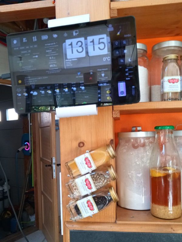 Essais d'installation des bocaux d'épices