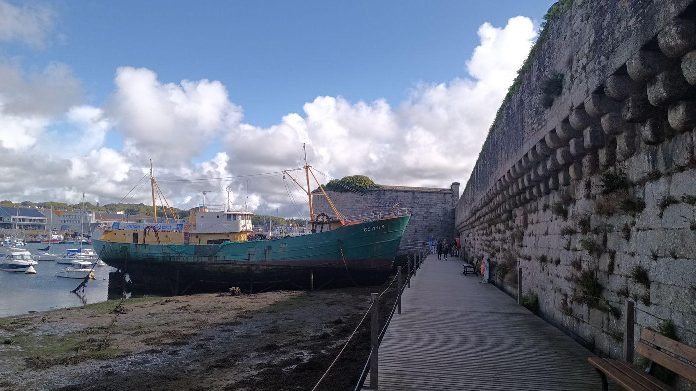 L'Hémérica devant les remparts