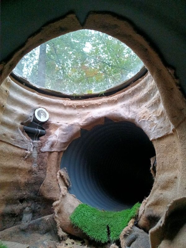 Etant un grand enfants, j'avance et débouche sur un dôme d'observation