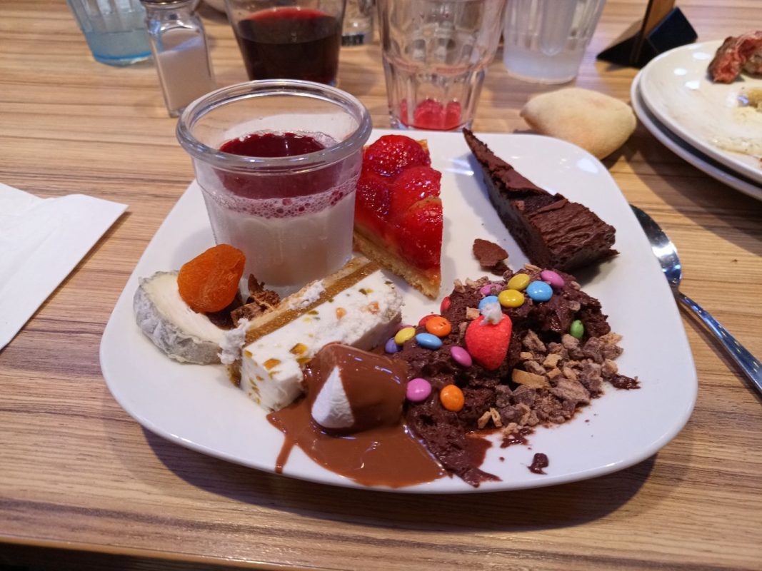 Les desserts (forcément c'est un buffet, je mange trop)