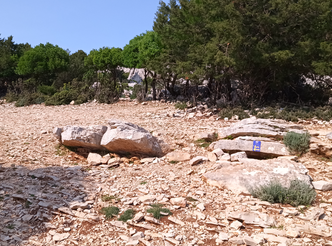 Ho ! une peinture bleu ! Le balisage du Sellvaggio Blu ?