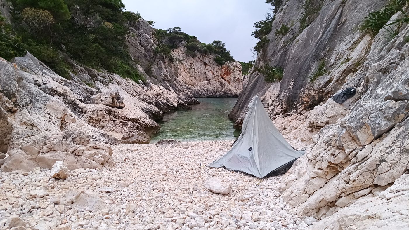 Le trap au plus prés de l'eau (sur les galets)