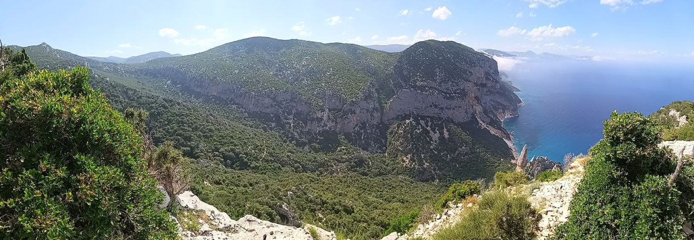 Une des plus belle vue de ma vie ! Je vole au dessus du futur sentier