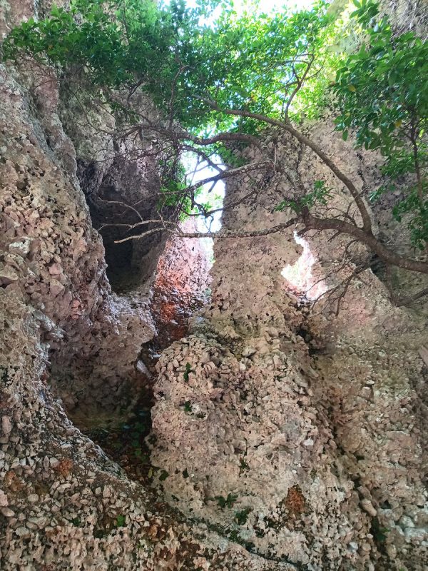 Des roches faites de concaténation de cailloux !