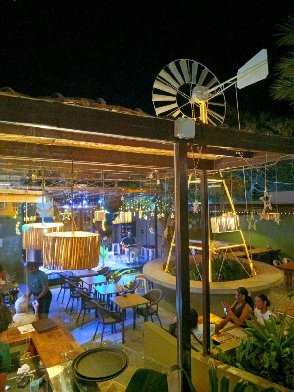 Soirée dans un bar/restaurant/concert