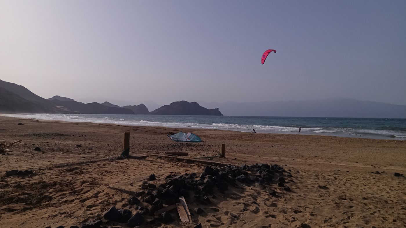 Plage de Kite-surf (enfin, y'en à que 2 et y'a une bonne houle à passer)