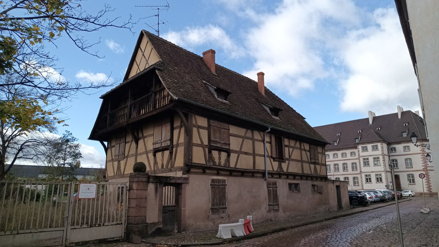 Une maison abandonné, mais non détruite (intérêt historique ?)a