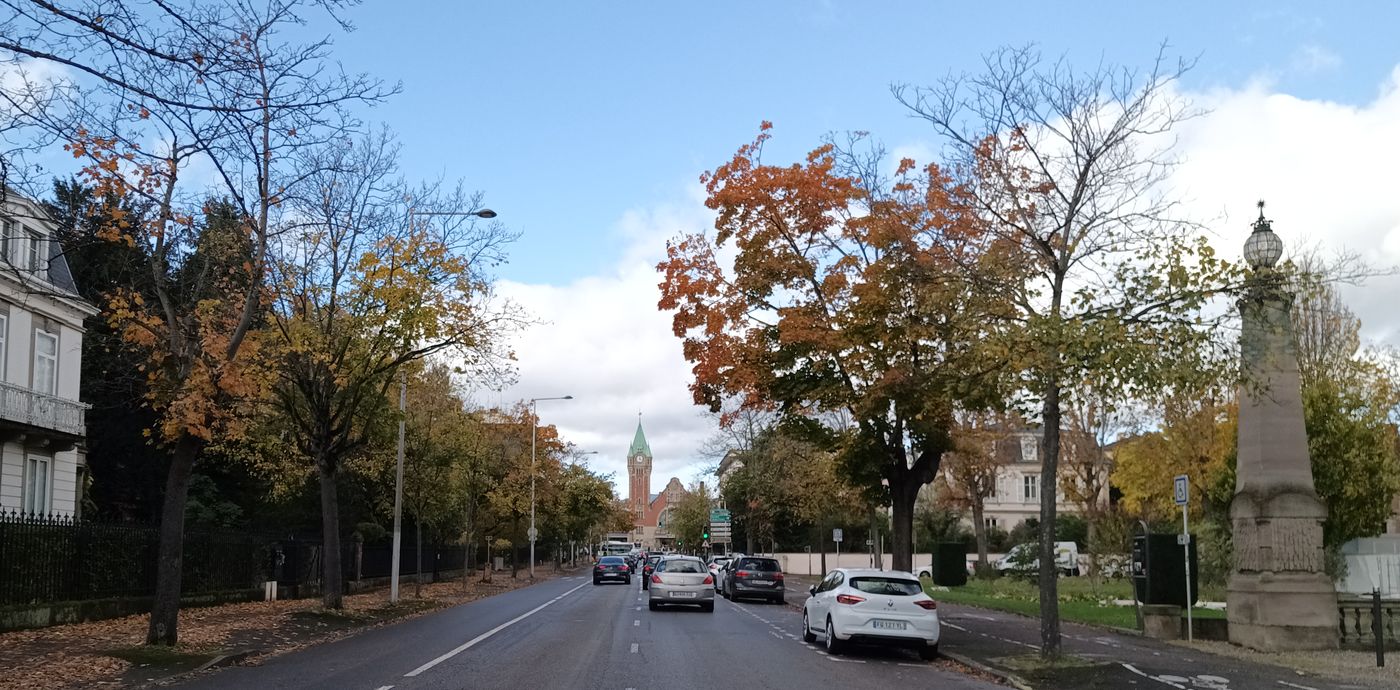 Grand axe menant à la gare