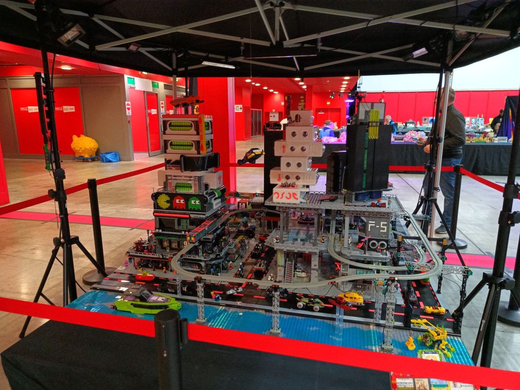 Le monde Cyberpunk à la lumière naturel (coopération de 4 créateurs)