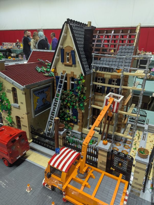 Des construction en plus grande taille, très style maquette