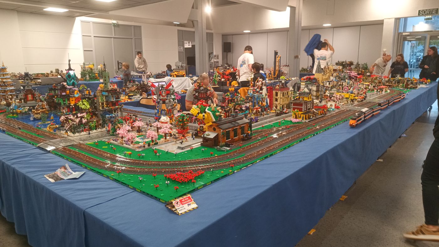 Sacré ville / train !