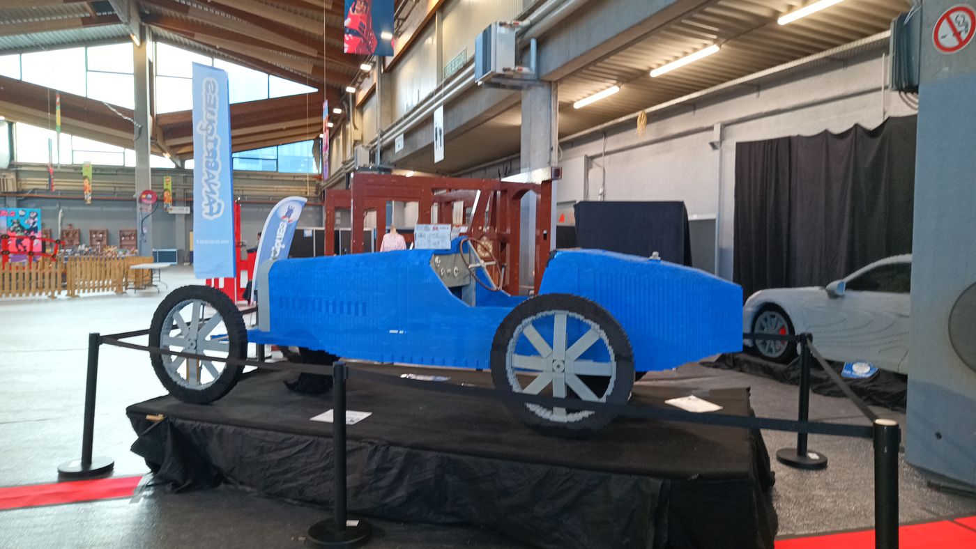 Voiture taille humaine