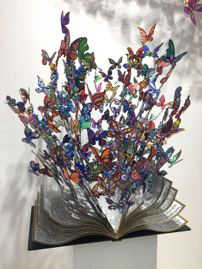 Sculpture Book of life par David Kracov