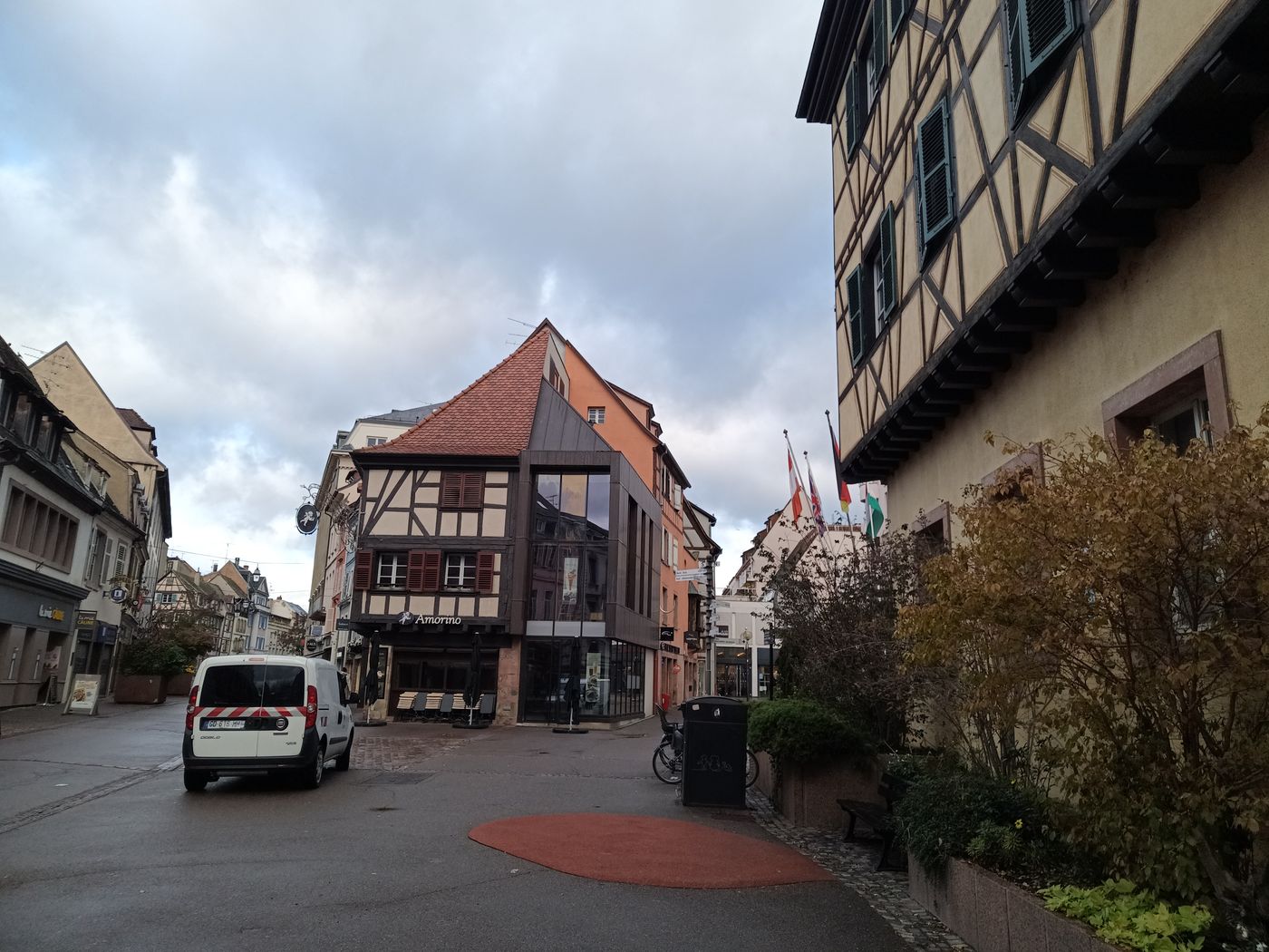 J'adore le contraste Ancien/Moderne et le coté faux - parallèle