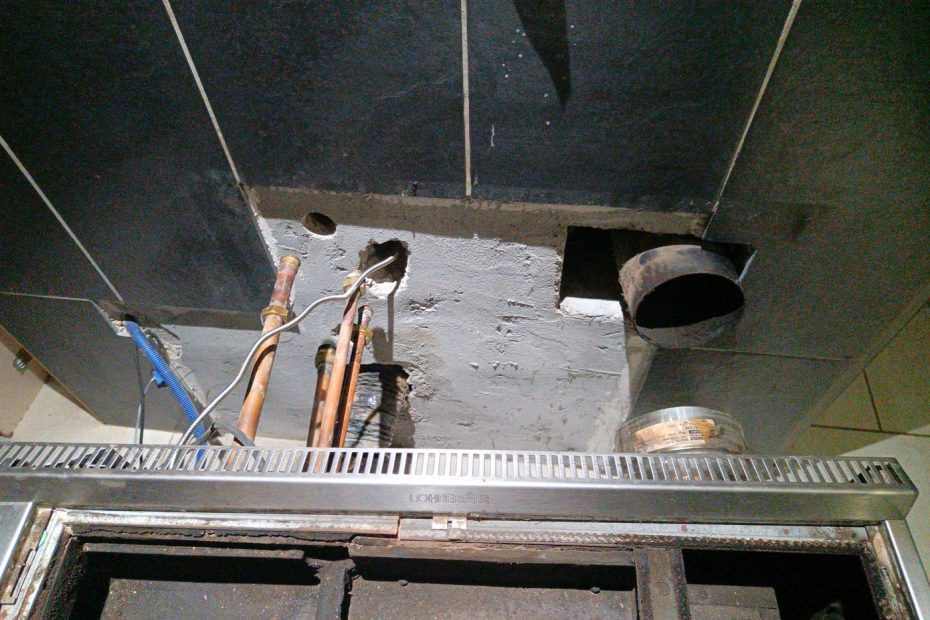 Les tuyaux en face, plus qu'à pousser.... les 200kg