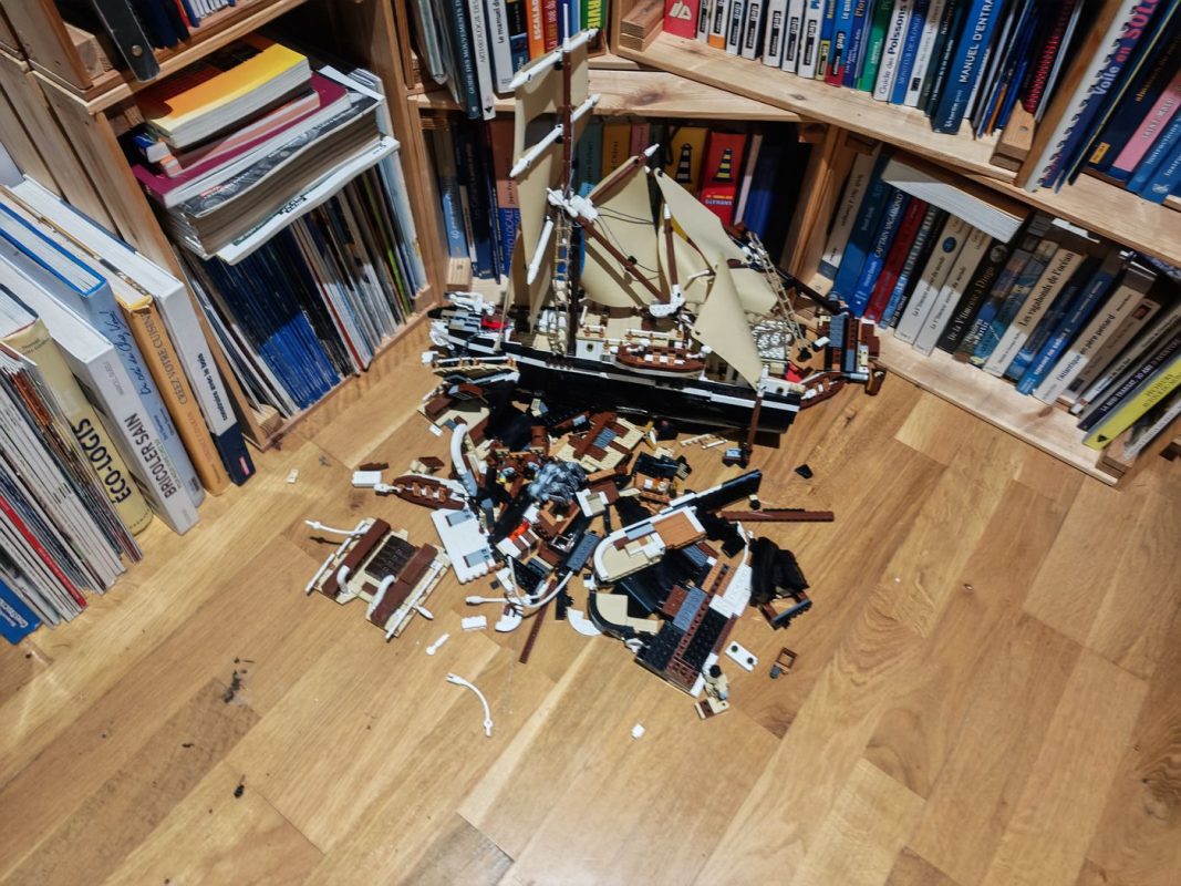 L'Endurance qui a fini par terre poussé par un câble !