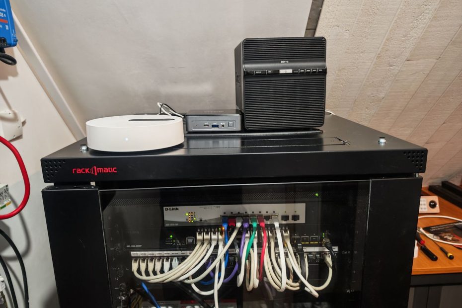 Le rack Informatique après l'installation