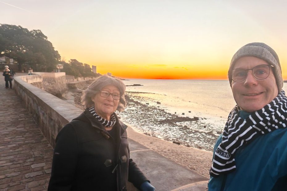 Annick et Bertrand au dernier coucher de soleil 2025