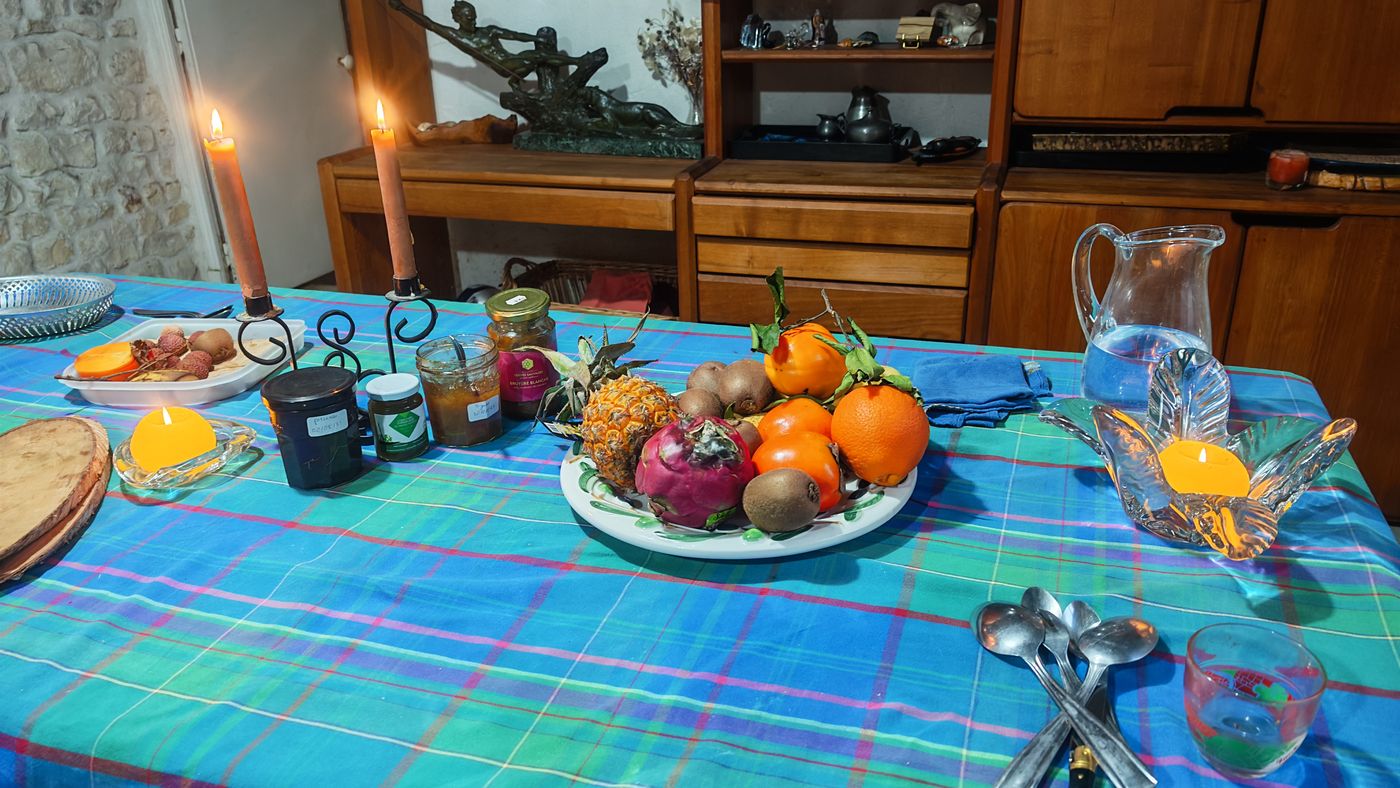 Plateaux de fruit pour le petit déjeuner