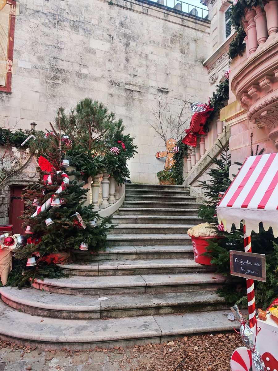 Les marches de l'Hôtel de ville